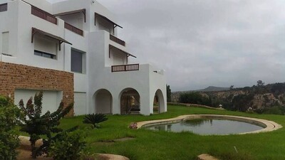 A vendre un château de haut standing dans la compagne de Hammamet