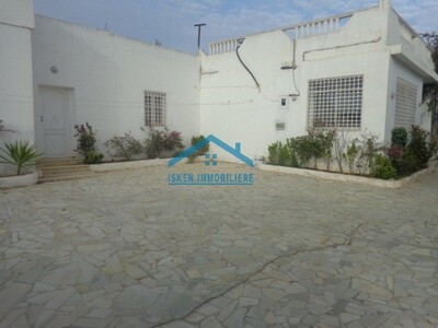 AV une Belle villa à 5 min à Hammamet ben ouel