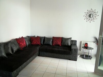 large one bedroom apartment behind Slim Centre