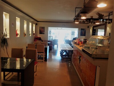 av un fond de commerce a une salon de the et pizzeria