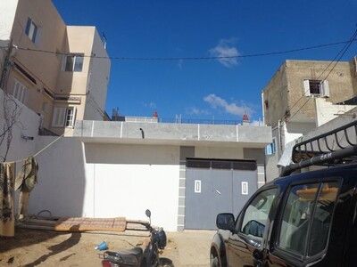 av 2 maisons et 2 studios à mrezga coté ceinture ch