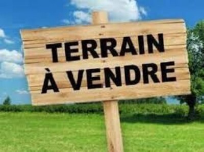 Terrain nu de 284 m² dans un bon emplacement à Mrezga