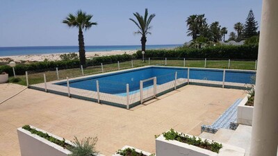 Villa LE CALIFE BORD DE MER à cité mahrsi