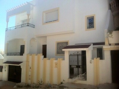 Maison à 2 niveaux  Cité Sanawbar  à Bizerte