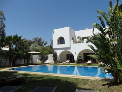 Villa bird of paradise with pool africa jade