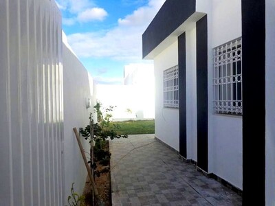 villa neuve avec garage zone touristique hammamet