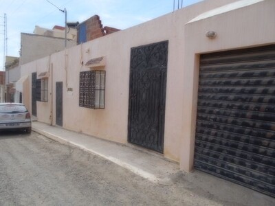 av 2 maisons avec un studio et un garage ch