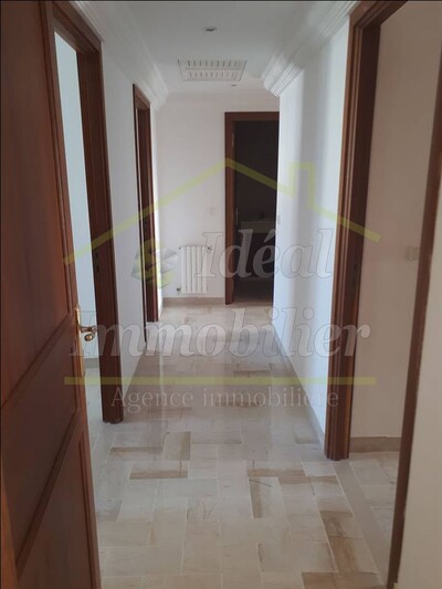 Av un appartement à Cité Ennasr