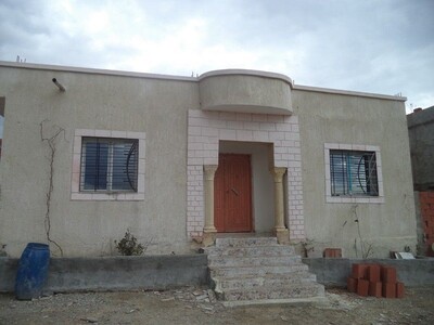 AV une maison a beniwail 5min de hammamet G