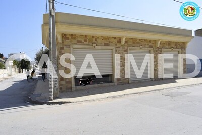 locale commercial à vendre sur deux façades