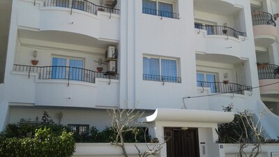 un immeuble de 5 appartements et 2 studios à bhair Hammam sousse