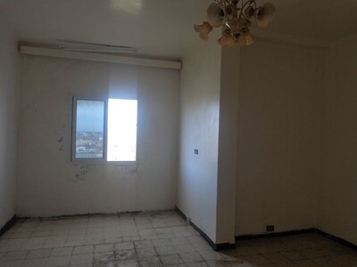 en 4éme étage un appartement a vendre gh