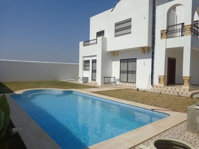 av villa avec piscine de 500m² hammamet sud
