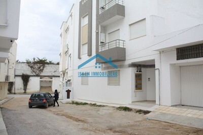 à vendre un appartement deuxième étage centre ville