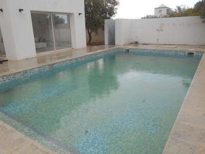 à louer une belle villa  à hammamet