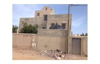 A large villa for sale unfinished tret