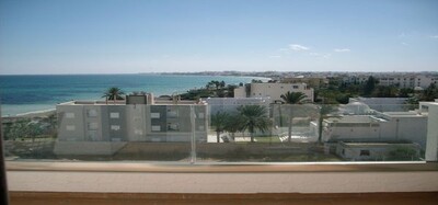 un bel appartement avec terrasse vue mer