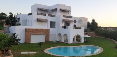 Spacieux Villa avec piscine vue de mer sur le golf de Hammamet