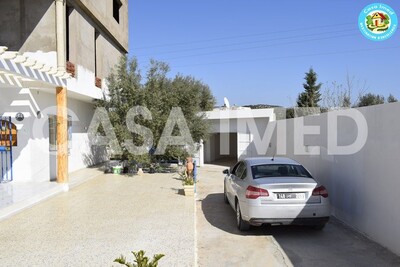 une villa avec deux étages à hammamet