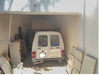 Deux garages sur la route de birbouragba proche de municipalité E