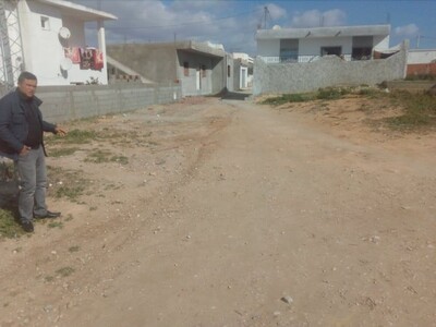 av un terrain de 160 m a 25Md