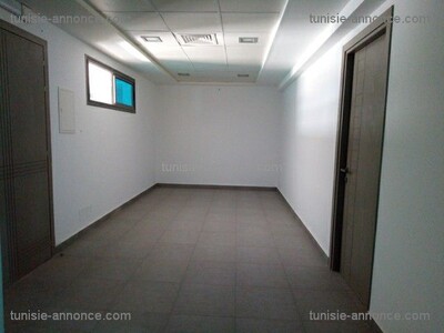 bureau pour location en face clinique amen nabeul