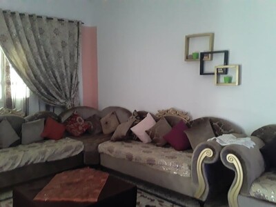 un etage a 2 maisons