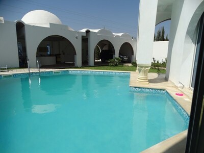 Villa CRUNCHY 2 Réf: située à sidi hammed