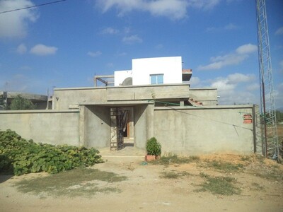 villa RDC de 200 studio à Menchar Hammamet