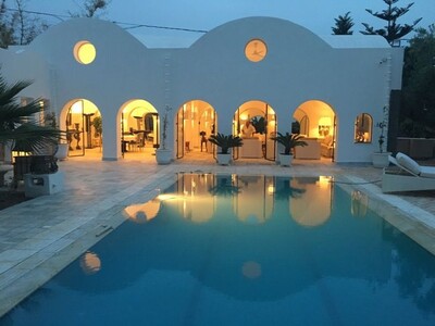 LA VILLA MAJESTUEUSEiii Hammamet A