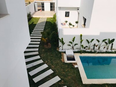 AV une belle et charmante villa