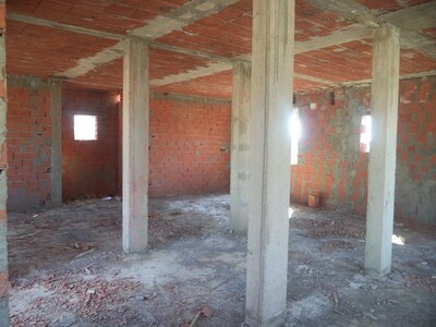 av villa plein pieds de 300m² au cours de construction