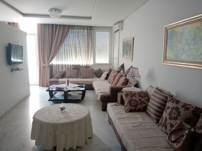 un bel appartement dans un emplacement privilégié à khzema