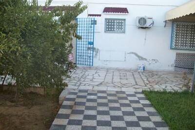 AL à Hammamet nord une villa meubles style moderne
