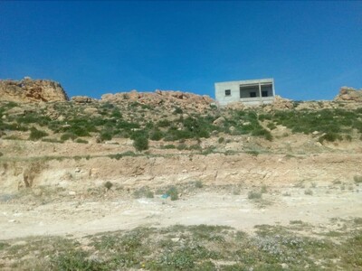 a lot of land has menchar for sale