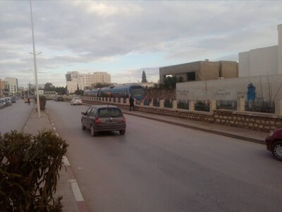 un lots de terrain commercail a centre ville barket sahel