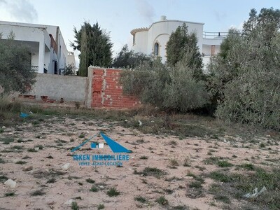 A vendre un lot terrain 400500dt cité romaine
