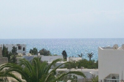 A L appartement sans meubles(corniche Hammamet)