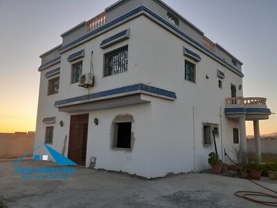 A vendre une villa sur deux niveaux a Hammamet