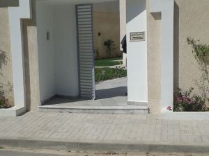 Jolie Villa nouvellement construite zone bon voisinage