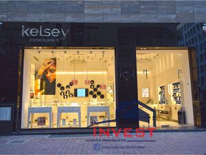 Local commercial Lac