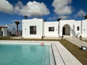 BELLE MAISON TITRÉE AVEC PISCINE SUR MEZRAYA DJERBA ZA