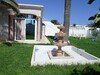 AV une grande et belle villa dans une zone résidentielle et chic