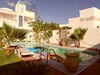 villa deux étages ac piscine et jardin gazonné proche miramar