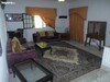 grand villa sur deux niveaux avec jardin gazonnée
