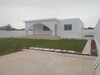 superbe villa avec beau jardin gazonnée kkt