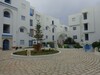 un appartement dans une résidence proche de la mer