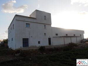 Villa garage terrain